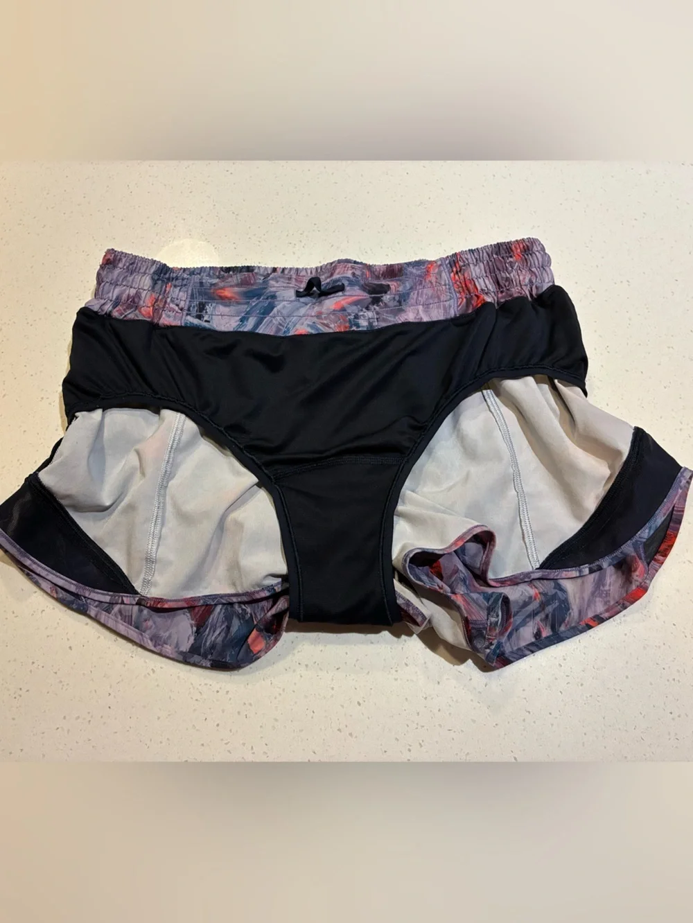 Lululemon Hotty Hot High-Rise Lined Short 2.5